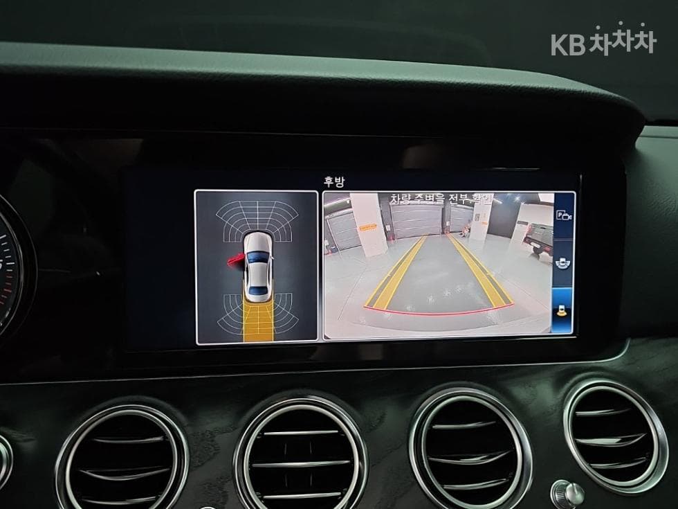 Mercedes-Benz E-Клас (W213)E220d Avantgarde - 16