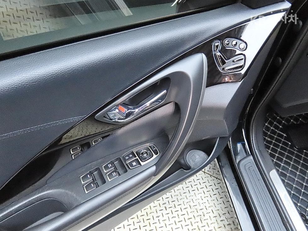 Hyundai Grandeur (Azera)HGHG300 Exclusive - 13