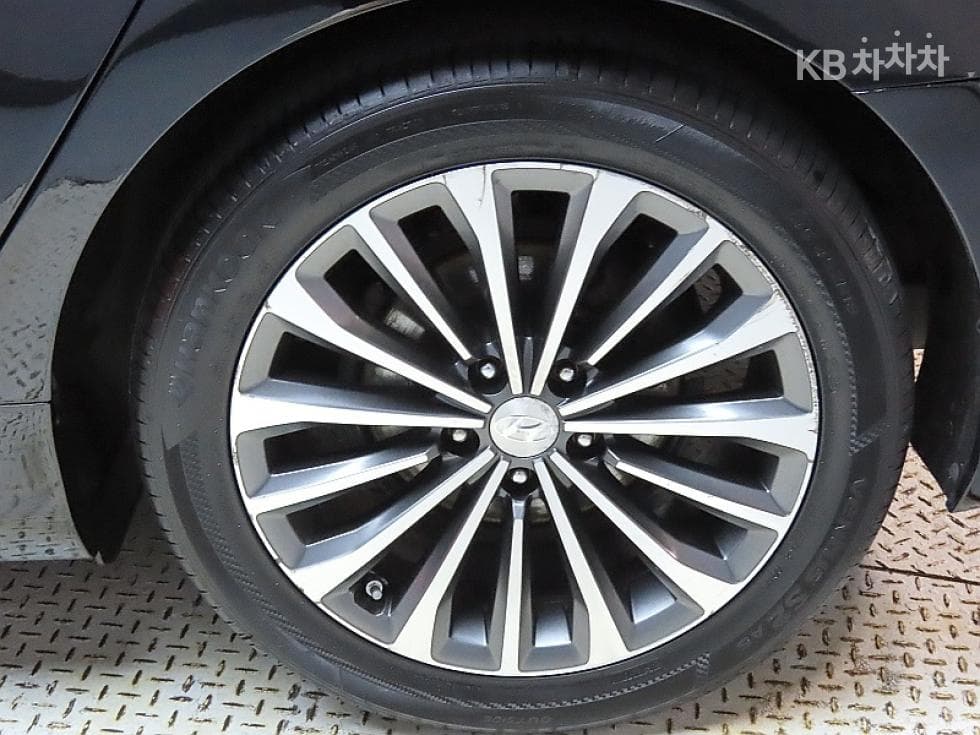 Hyundai Grandeur (Azera)HGHG300 Exclusive - 20