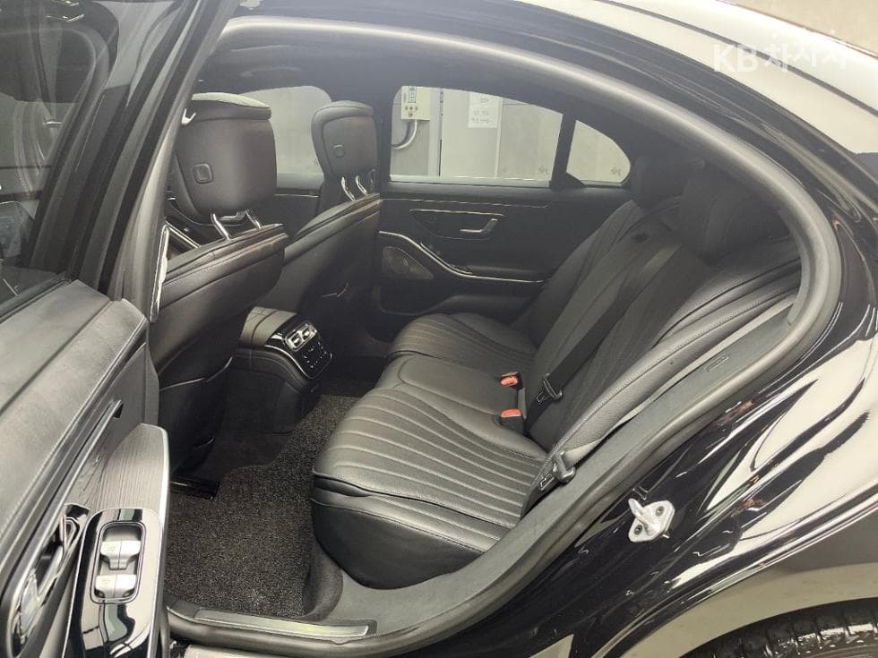 Mercedes-Benz Нов S-КласS350 d W222 - 6