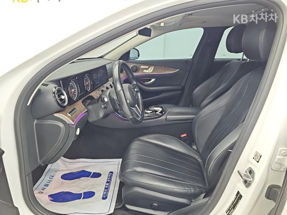 Mercedes-Benz E-Клас (W213)E220d 4MATIC Exclusive - 11