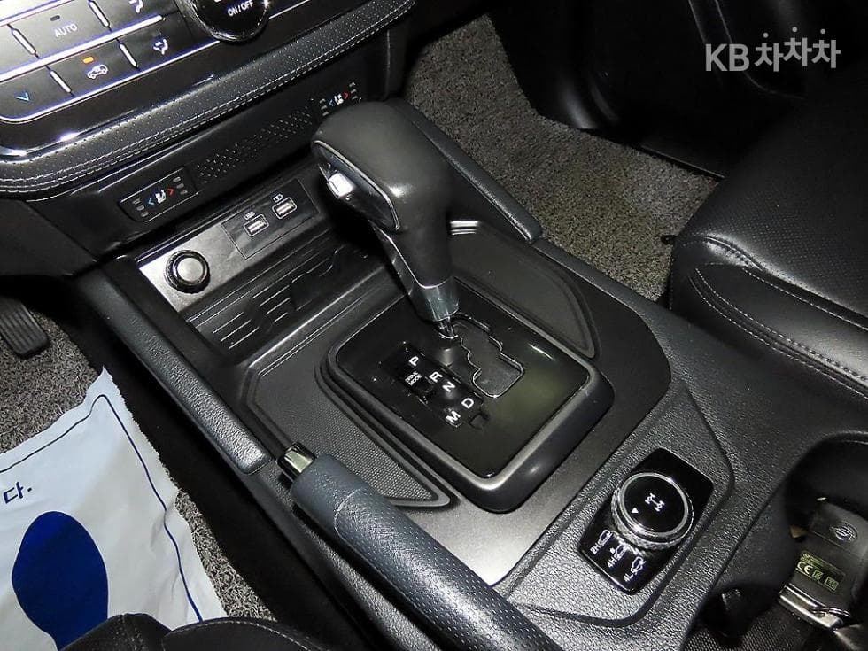 КейДжи Мобилити The New (фейслифт) Rexton 스포츠2.2 4x4 Престиж - 12