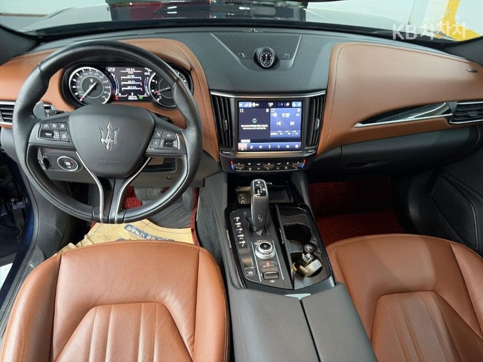 마세라티 르반떼2.0 AWD GT - 7
