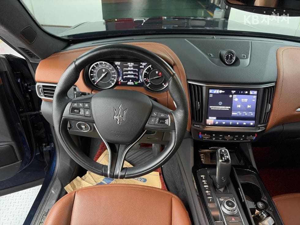 마세라티 르반떼2.0 AWD GT - 9