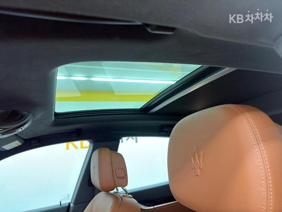 마세라티 르반떼2.0 AWD GT - 15