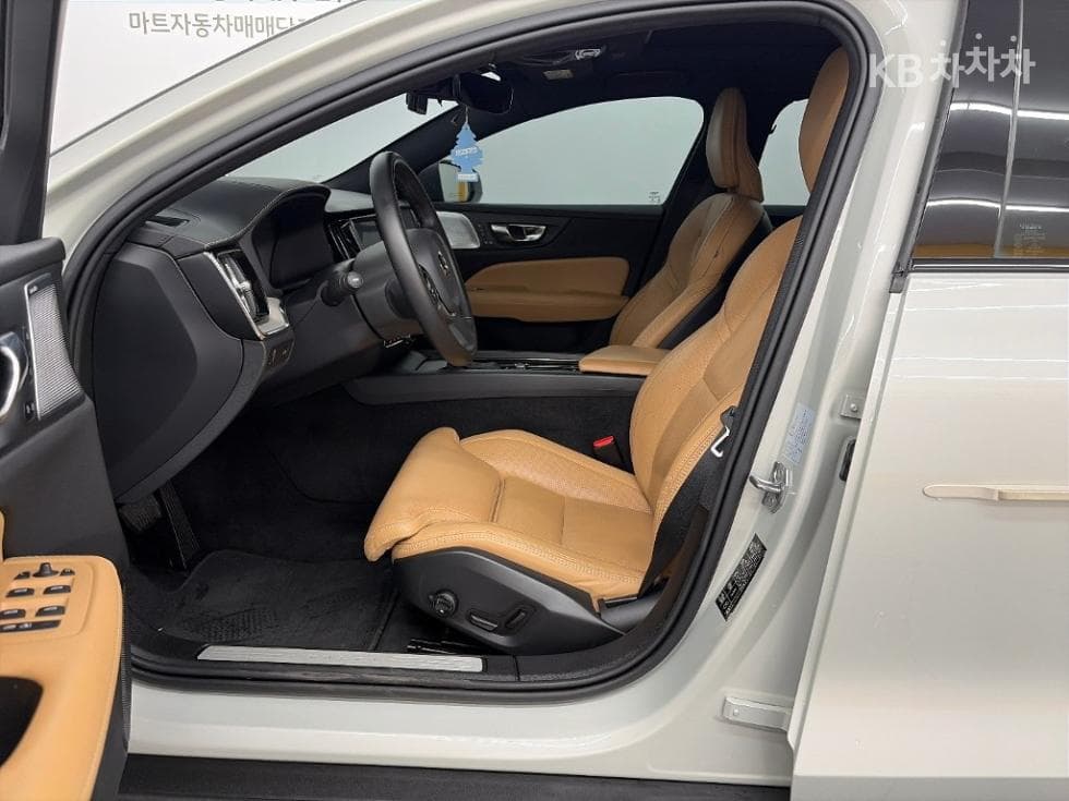 Volvo V60 CC(Второ поколение)T5 AWD Pro - 11