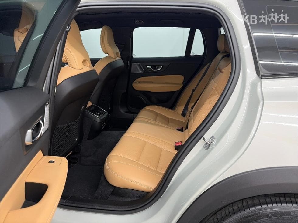 Volvo V60 CC(Второ поколение)T5 AWD Pro - 13