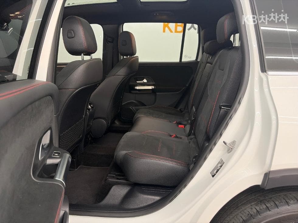Mercedes-Benz GLB(X247)GLB 250 4Matic - 12