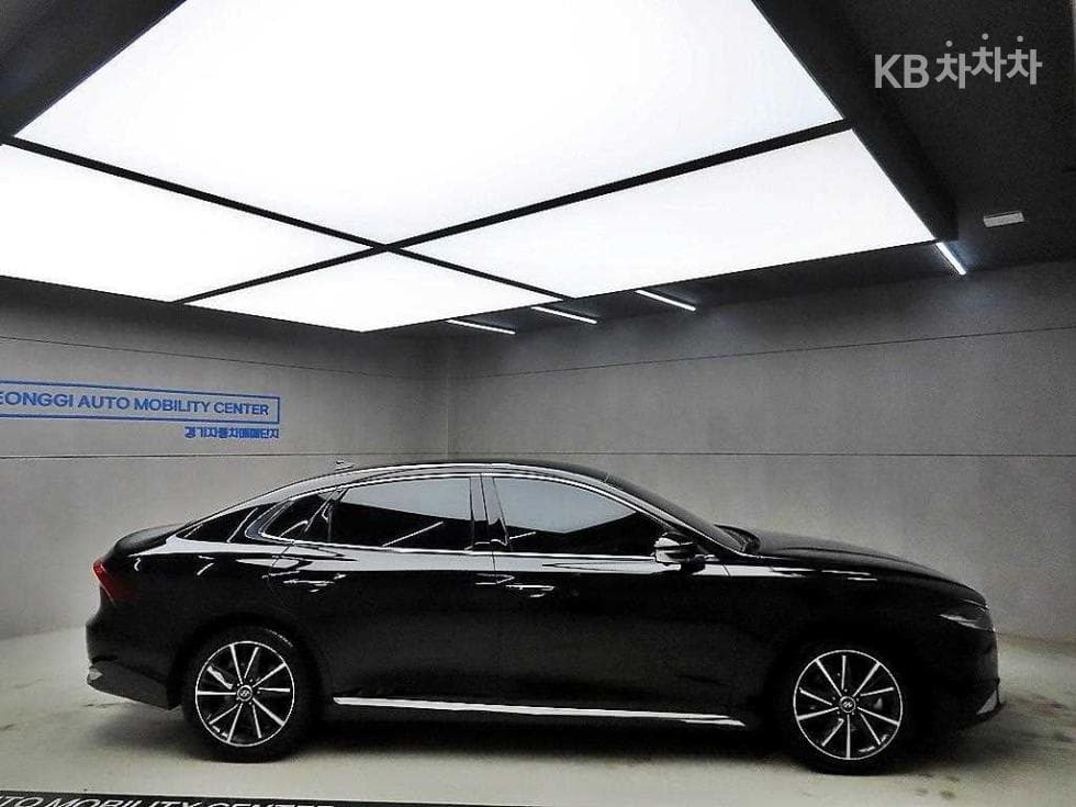 Hyundai The New (facelift) Grandeur (Azera)2.5 Le Blanc - 2