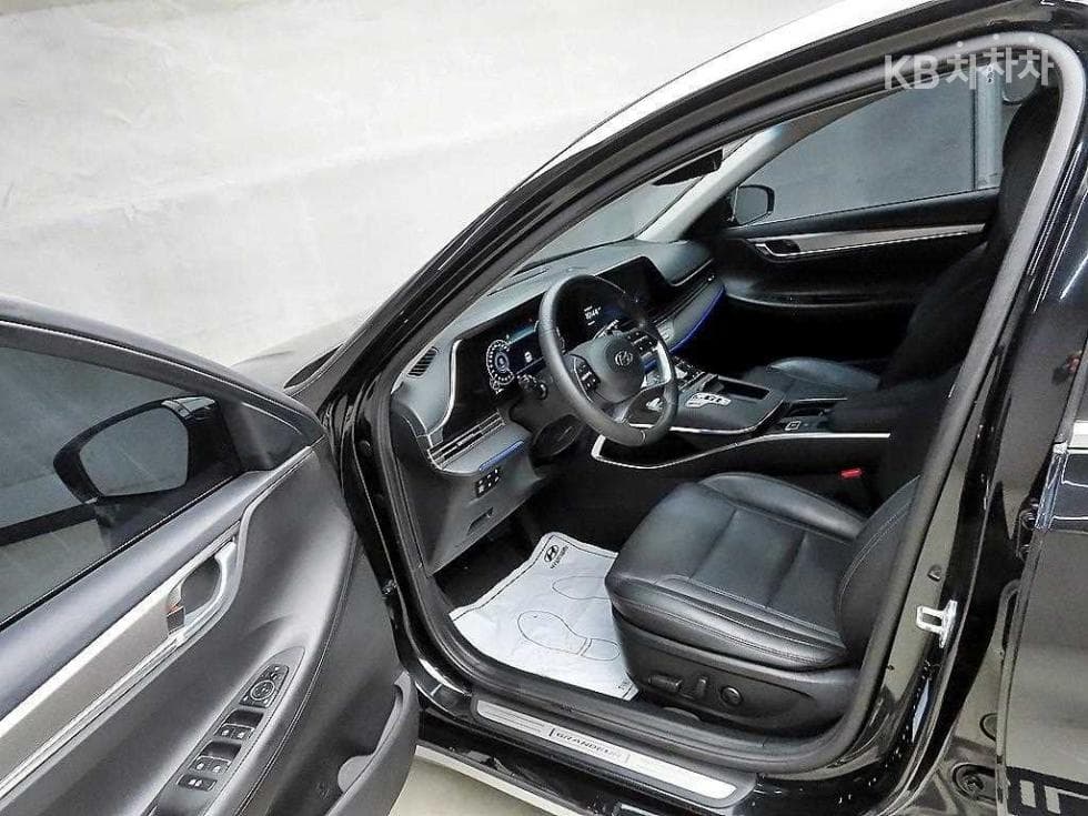 Hyundai The New (facelift) Grandeur (Azera)2.5 Le Blanc - 5