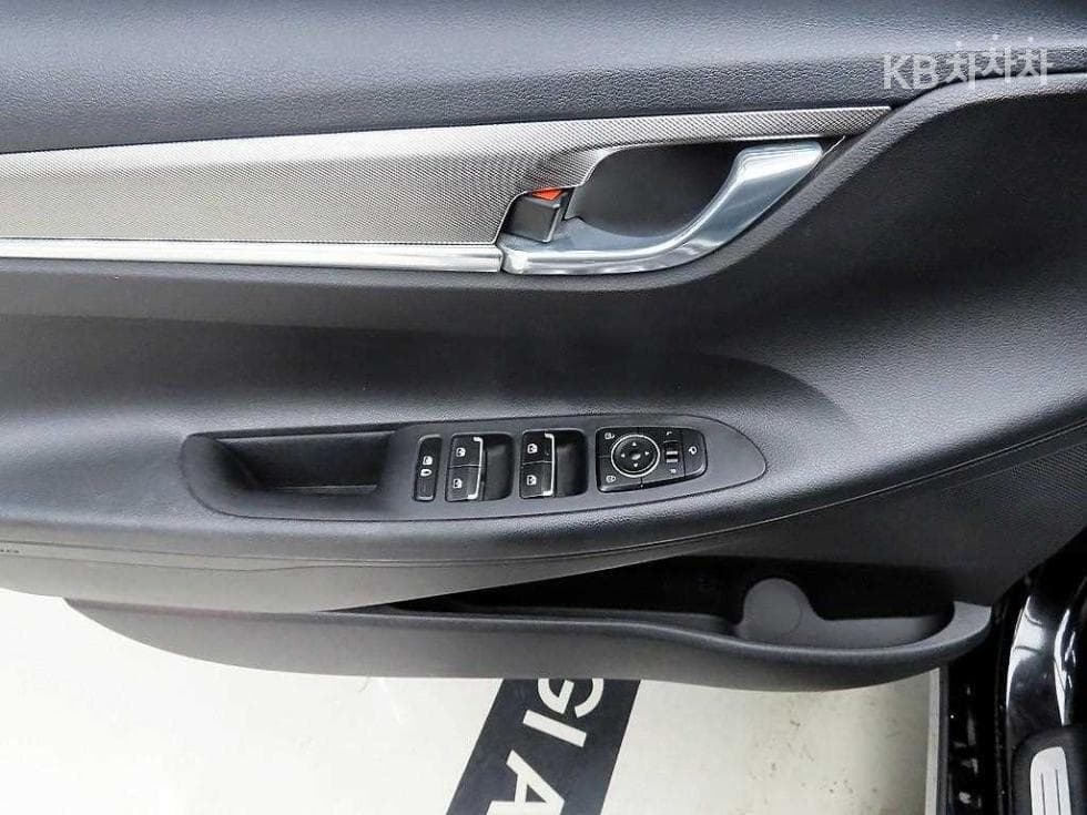 Hyundai The New (facelift) Grandeur (Azera)2.5 Le Blanc - 11