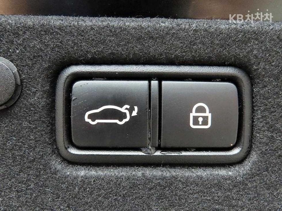 Hyundai The New (facelift) Grandeur (Azera)2.5 Le Blanc - 18