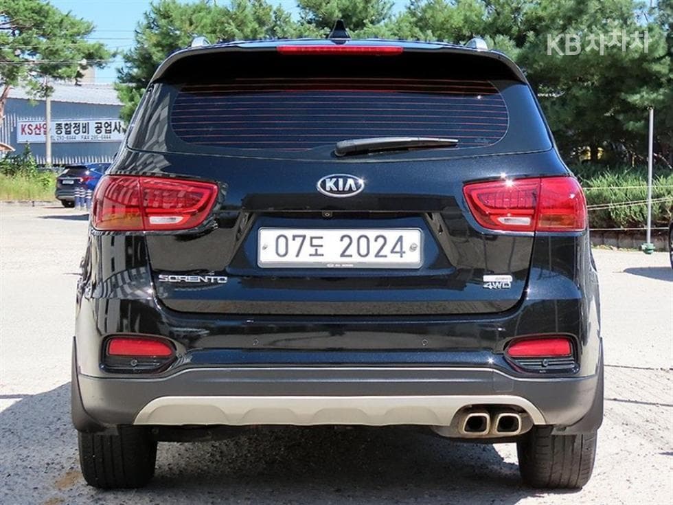 Киа The New (фейслифт) Sorento2.0 Дизел 2WD Noblesse - 4