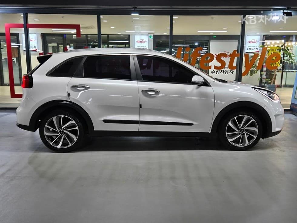 Киа Ниро1.6 PHEV Престиж - 3