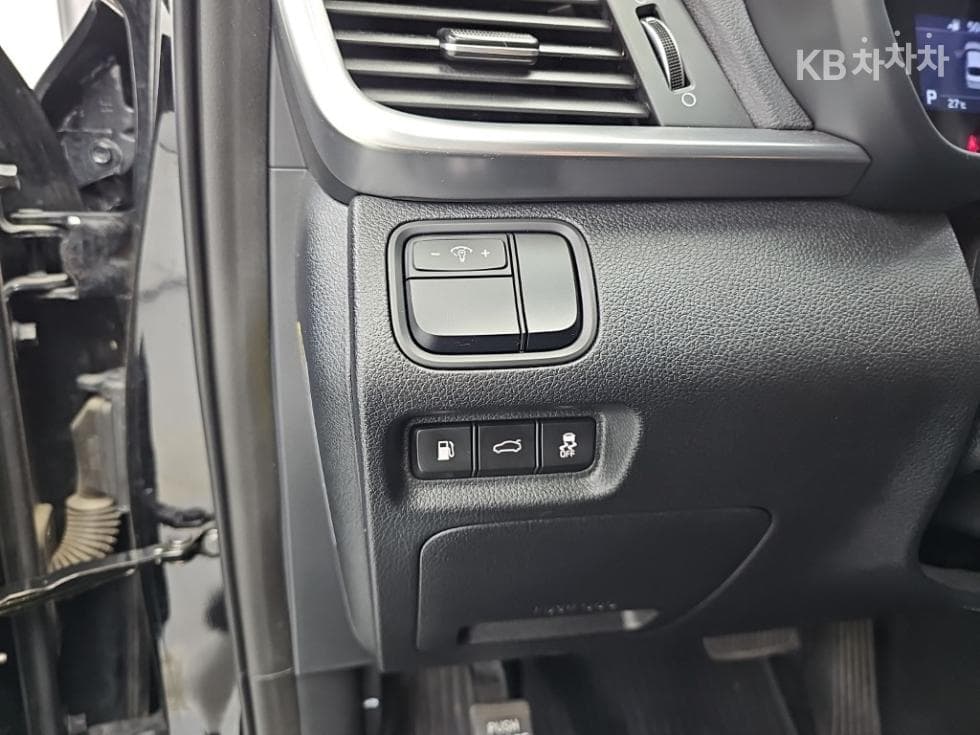 Киа The New (фейслифт) K5 Второ поколение2.0 Бензин Престиж - 17