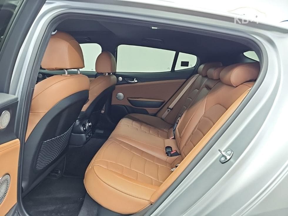 Киа Stinger Майстор3.3 Бензин Турбо 4x4 트리뷰트 에디션 - 12