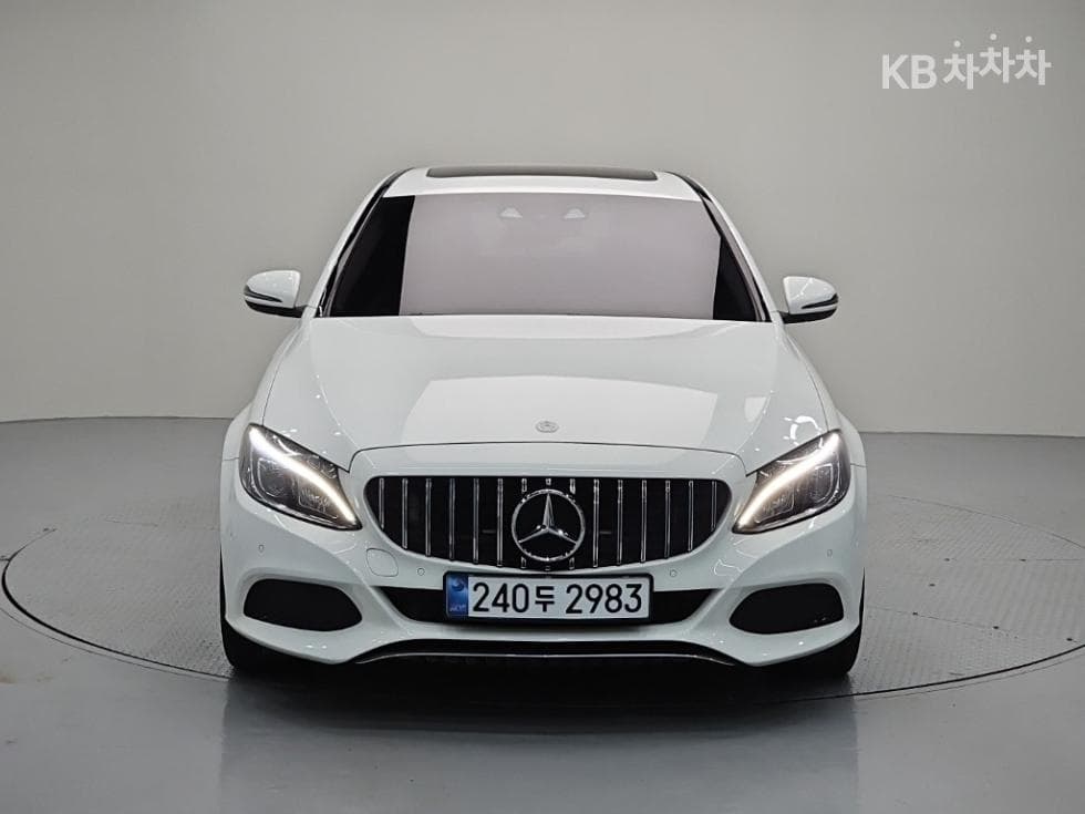 Mercedes-Benz The New (фейслифт) C-КласC220d Avantgarde W205 - 2