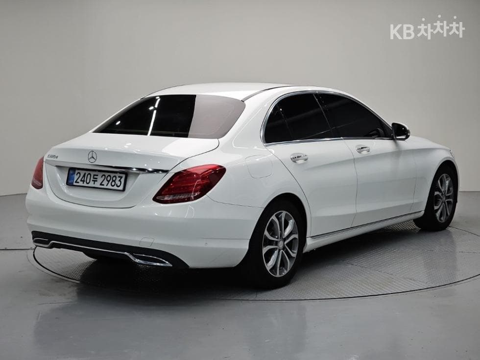 Mercedes-Benz The New (фейслифт) C-КласC220d Avantgarde W205 - 4