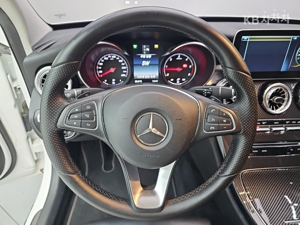 Mercedes-Benz The New (фейслифт) C-КласC220d Avantgarde W205 - 9