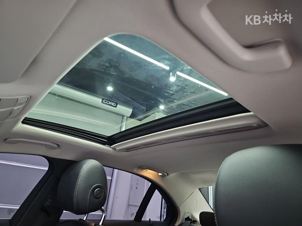 Mercedes-Benz The New (фейслифт) C-КласC220d Avantgarde W205 - 13