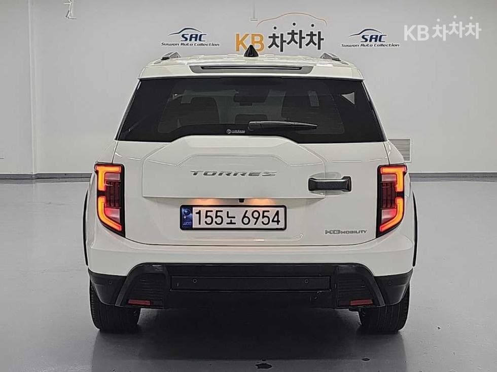 KG Mobility 토레스(J100)1.5 GDI Turbo Limited 블랙 에디션 - 3
