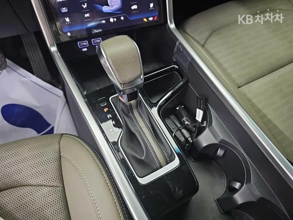 KG Mobility 토레스(J100)1.5 GDI Turbo Limited 블랙 에디션 - 8
