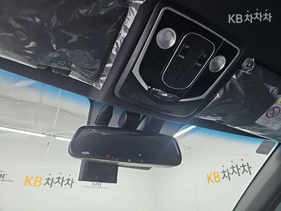 KG Mobility 토레스(J100)1.5 GDI Turbo Limited 블랙 에디션 - 16