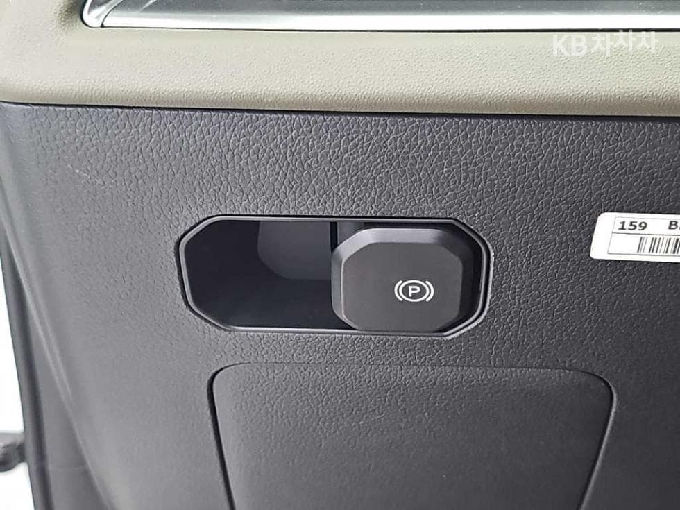 KG Mobility 토레스(J100)1.5 GDI Turbo Limited 블랙 에디션 - 18