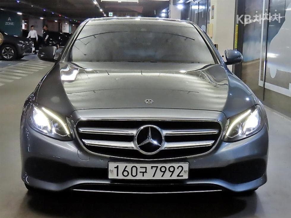 Mercedes-Benz E-Клас (W213)E300 Avantgarde - 2