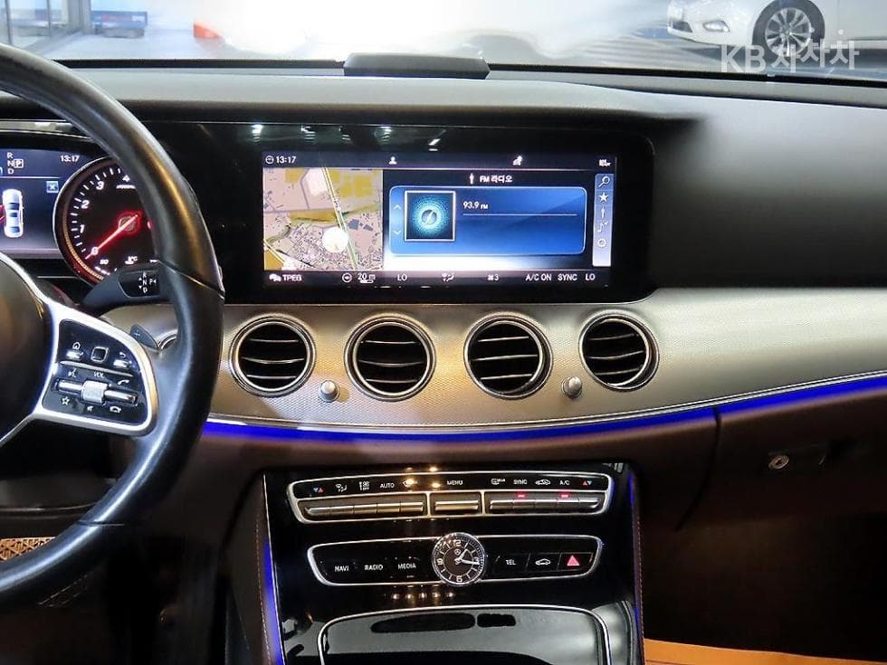Mercedes-Benz E-Клас (W213)E300 Avantgarde - 11