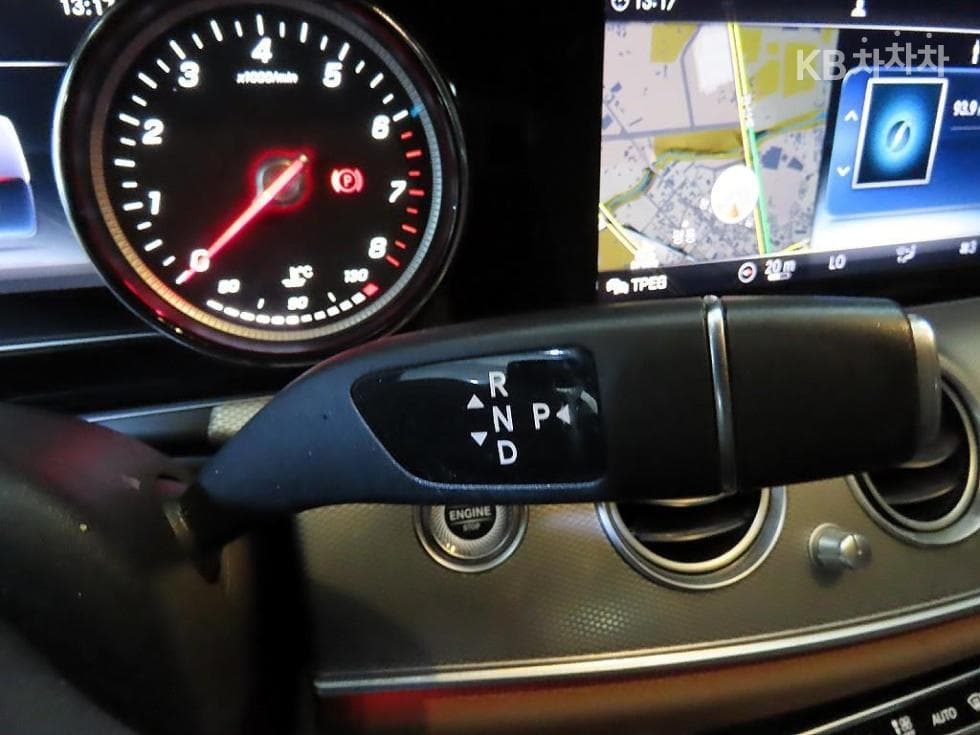 Mercedes-Benz E-Клас (W213)E300 Avantgarde - 12