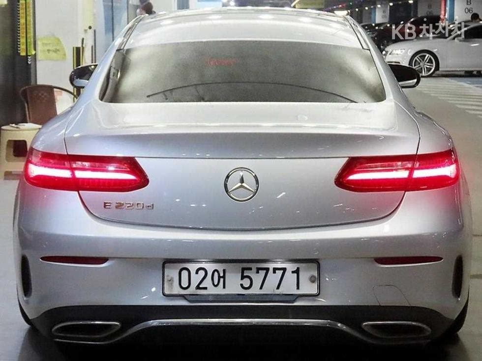 Mercedes-Benz E-Клас (W213)E220d COUPE - 5