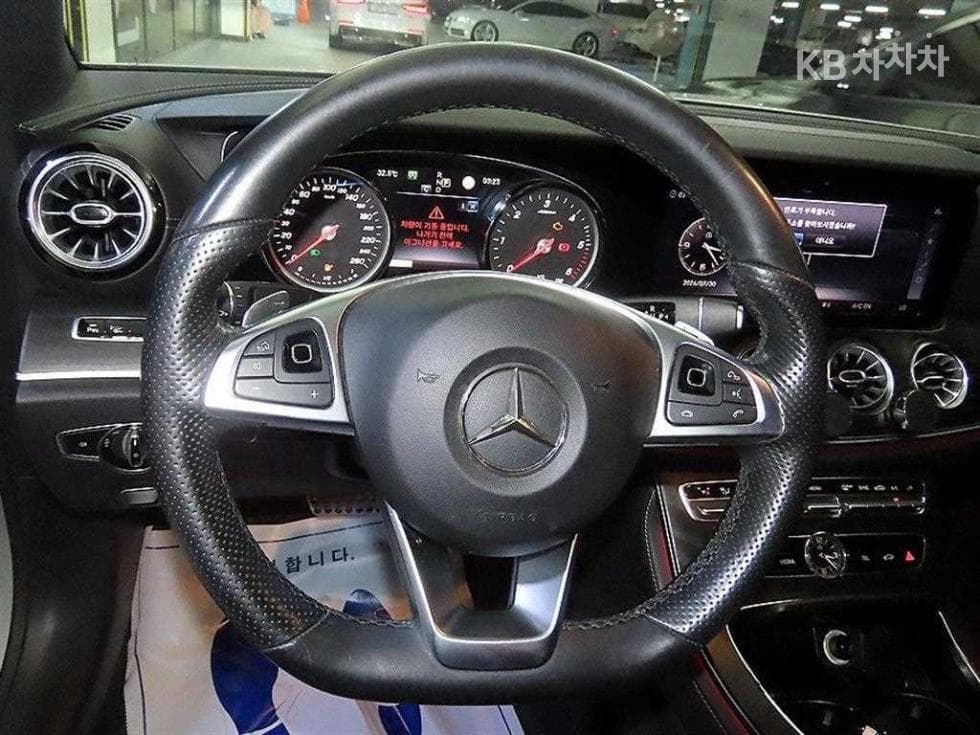 Mercedes-Benz E-Клас (W213)E220d COUPE - 8