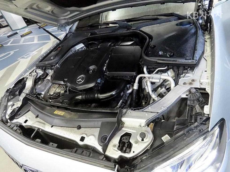 Mercedes-Benz E-Клас (W213)E220d COUPE - 19