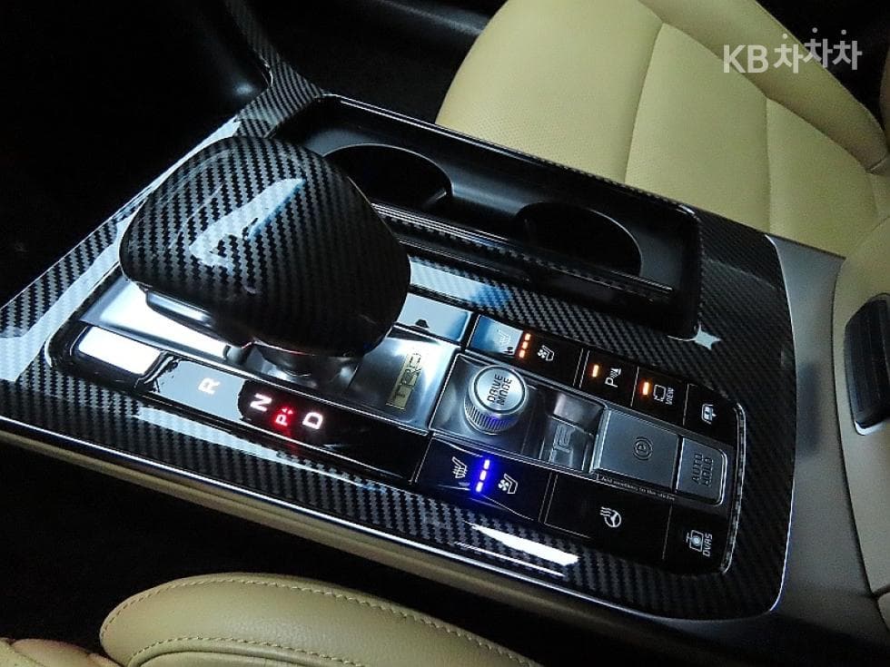 Kia K7 Premiere Hybrid2.4 HEV Signature - 9