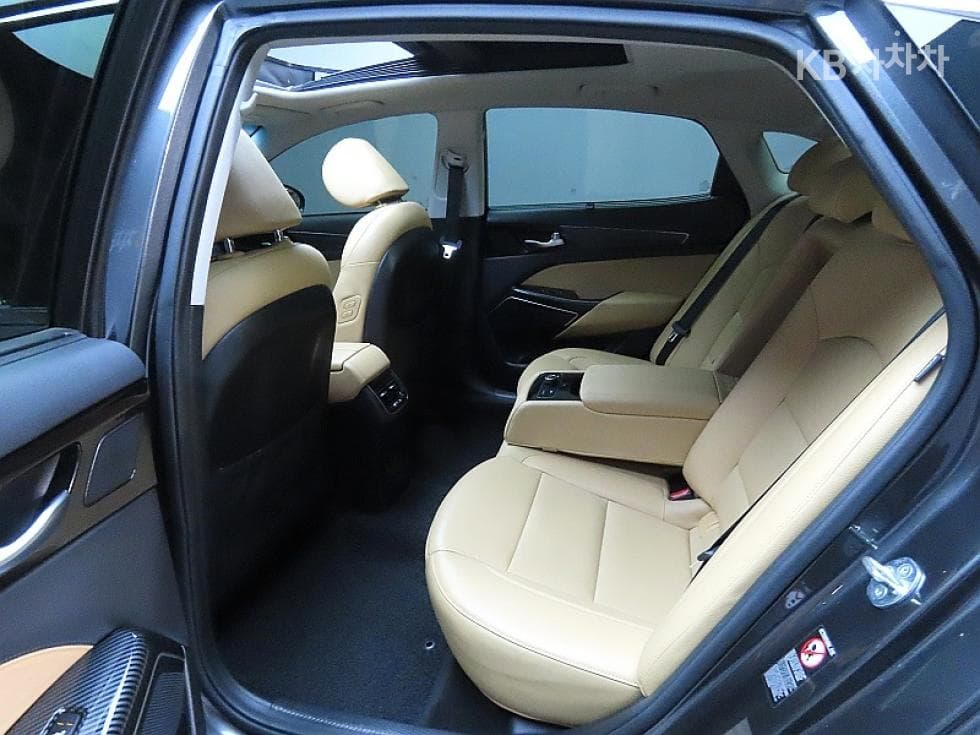 Kia K7 Premiere Hybrid2.4 HEV Signature - 11