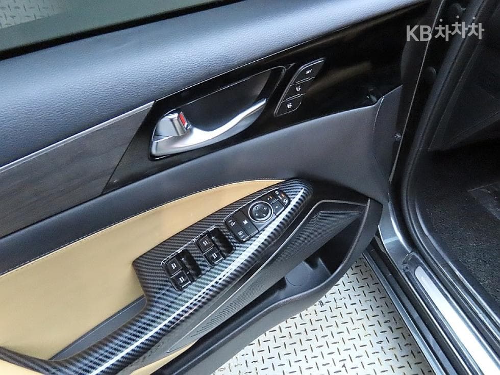 Kia K7 Premiere Hybrid2.4 HEV Signature - 13