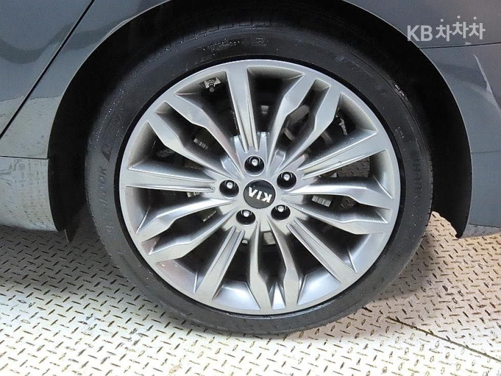 Kia K7 Premiere Hybrid2.4 HEV Signature - 20