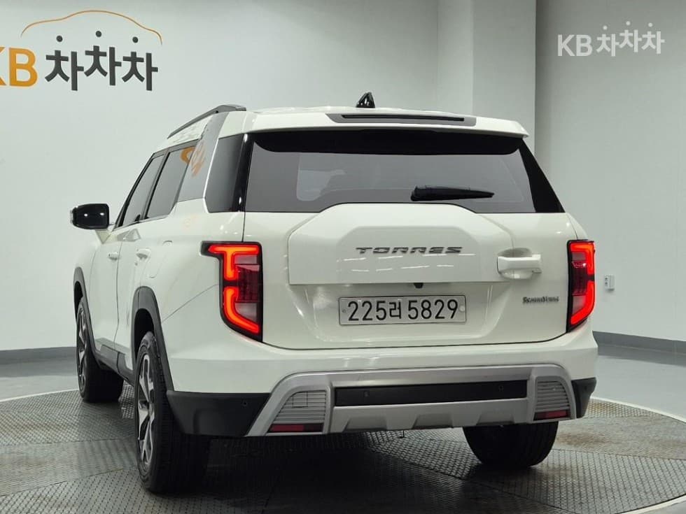 KG Mobility The New (facelift) 토레스(J100)Gasoline Turbo 1.5 2WD T5 - 2