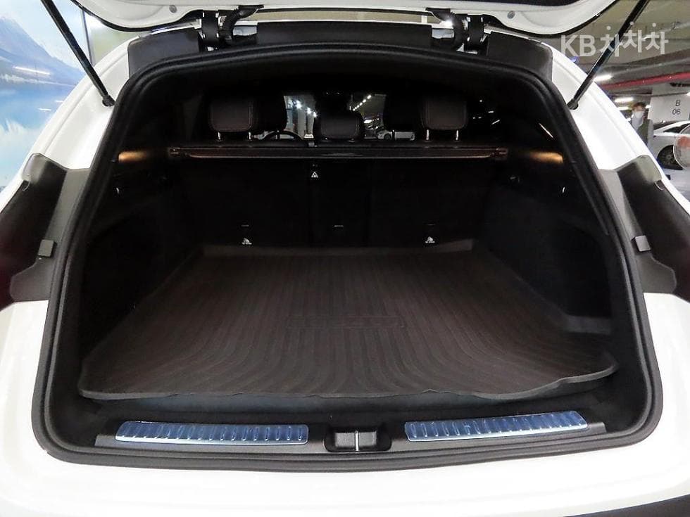 Mercedes-Benz EQC (N293)EQC 400 4Matic - - 16