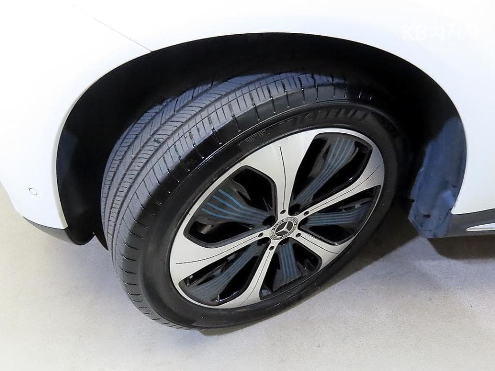 Mercedes-Benz EQC (N293)EQC 400 4Matic - - 20