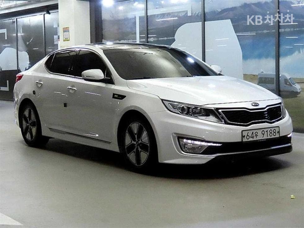Киа K5 Хибрид Лукс - Image 1