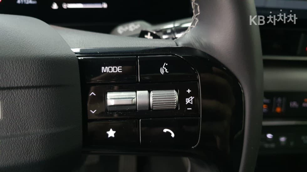 Киа The New (фейслифт) Канивал 4-то поколениеD2.2 9-местен Престиж - 14