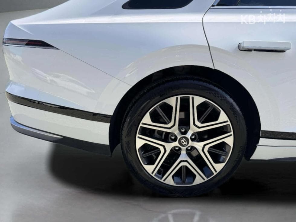 Хюндай Ди Всеново Grandeur (Azera)2.5L бензин 2WD Exclusive - 28