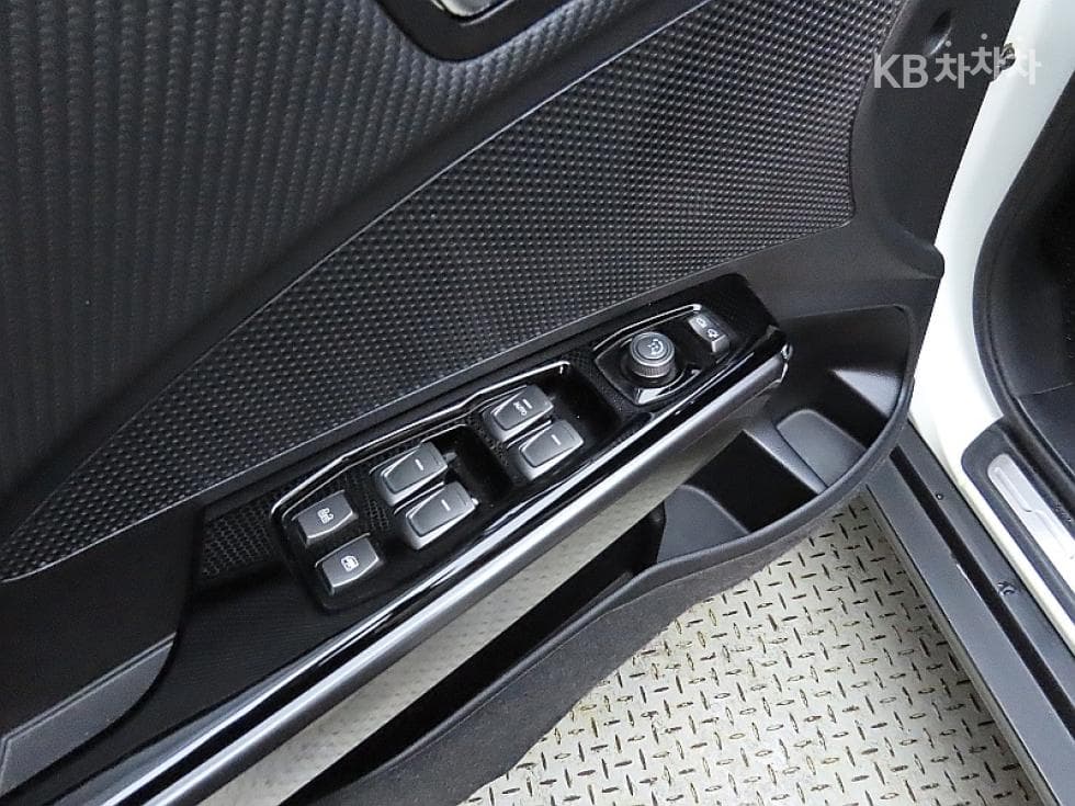 KG Mobility Very New (facelift/refresh; particularly for Tivoli) TivoliGasoline V5 2WD Standard - 13