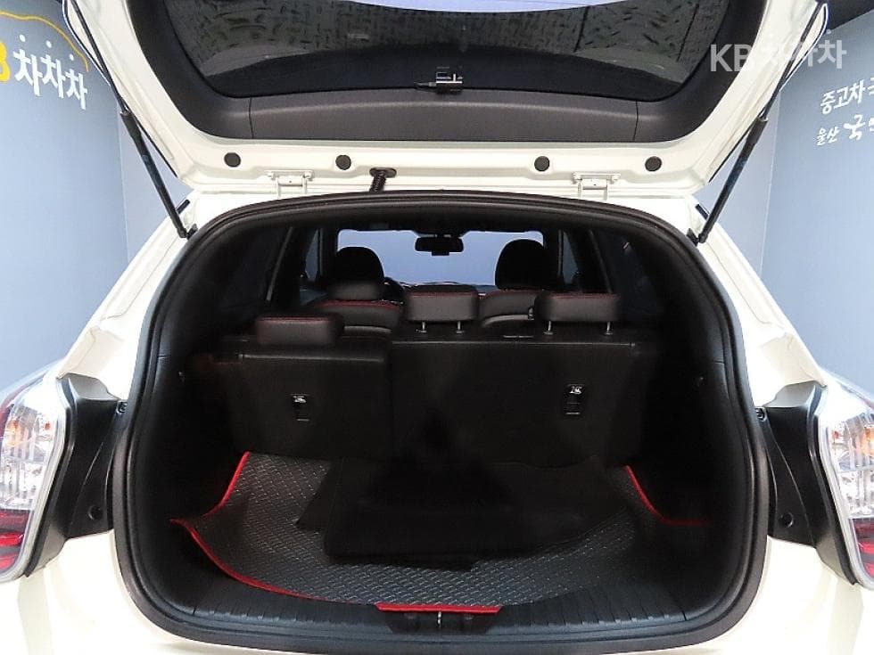 KG Mobility Very New (facelift/refresh; particularly for Tivoli) TivoliGasoline V5 2WD Standard - 19