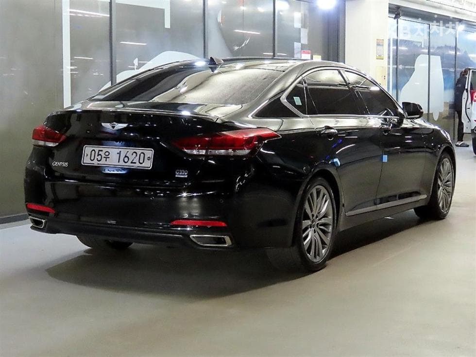 Hyundai GenesisDHG330 Premium AWD - 4