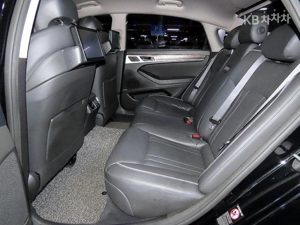 Hyundai GenesisDHG330 Premium AWD - 7