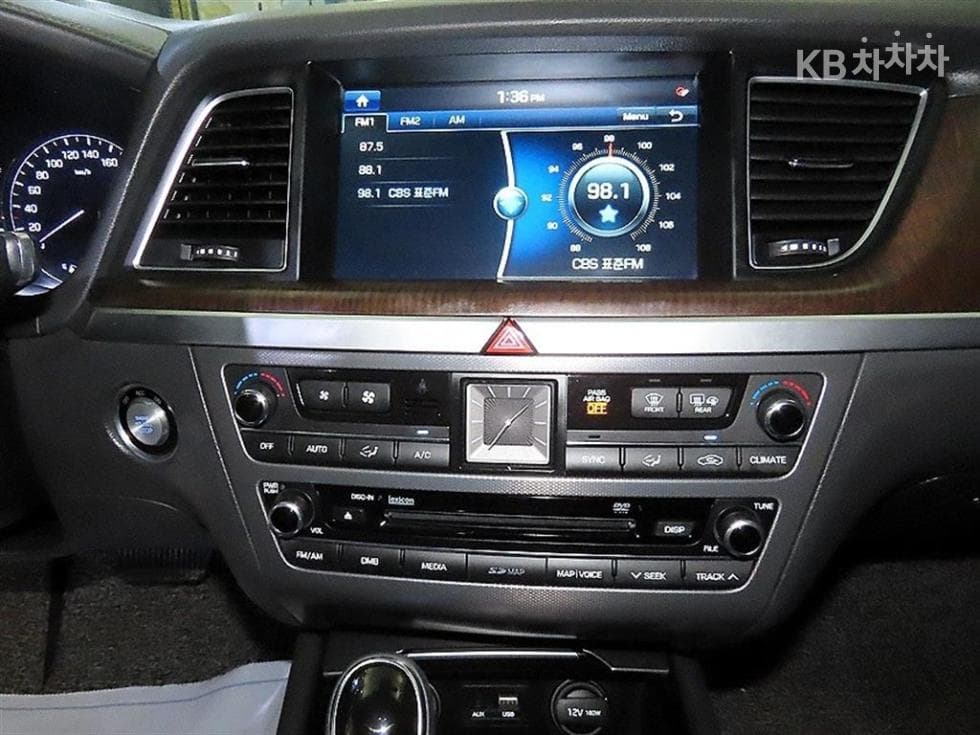 Hyundai GenesisDHG330 Premium AWD - 11