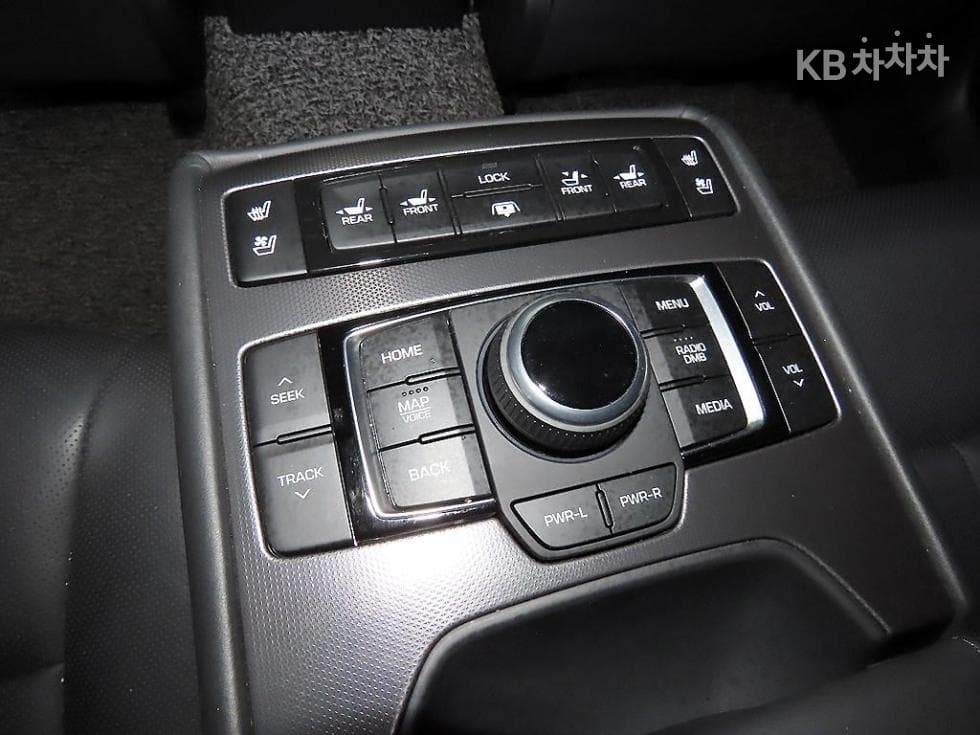 Hyundai GenesisDHG330 Premium AWD - 15